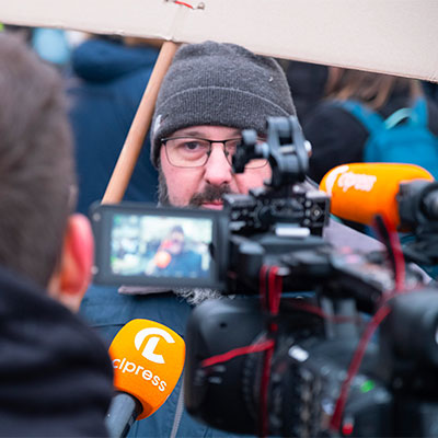Interview avec le micro CLPRESS dans une manifestation