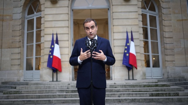 Crise politique : démission de Lecornu