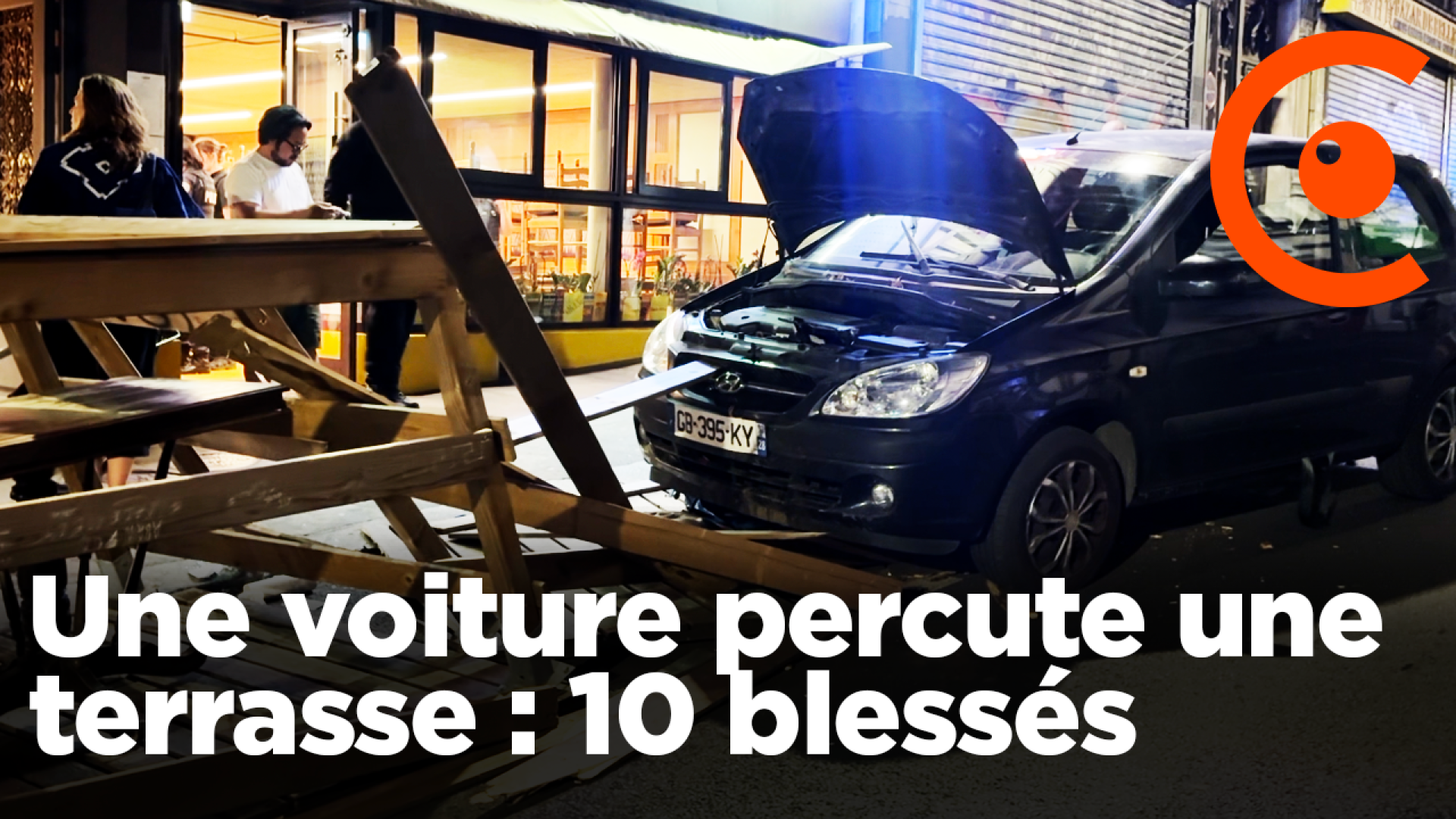A car crashes into a terrace in Paris: 10 lightly injured