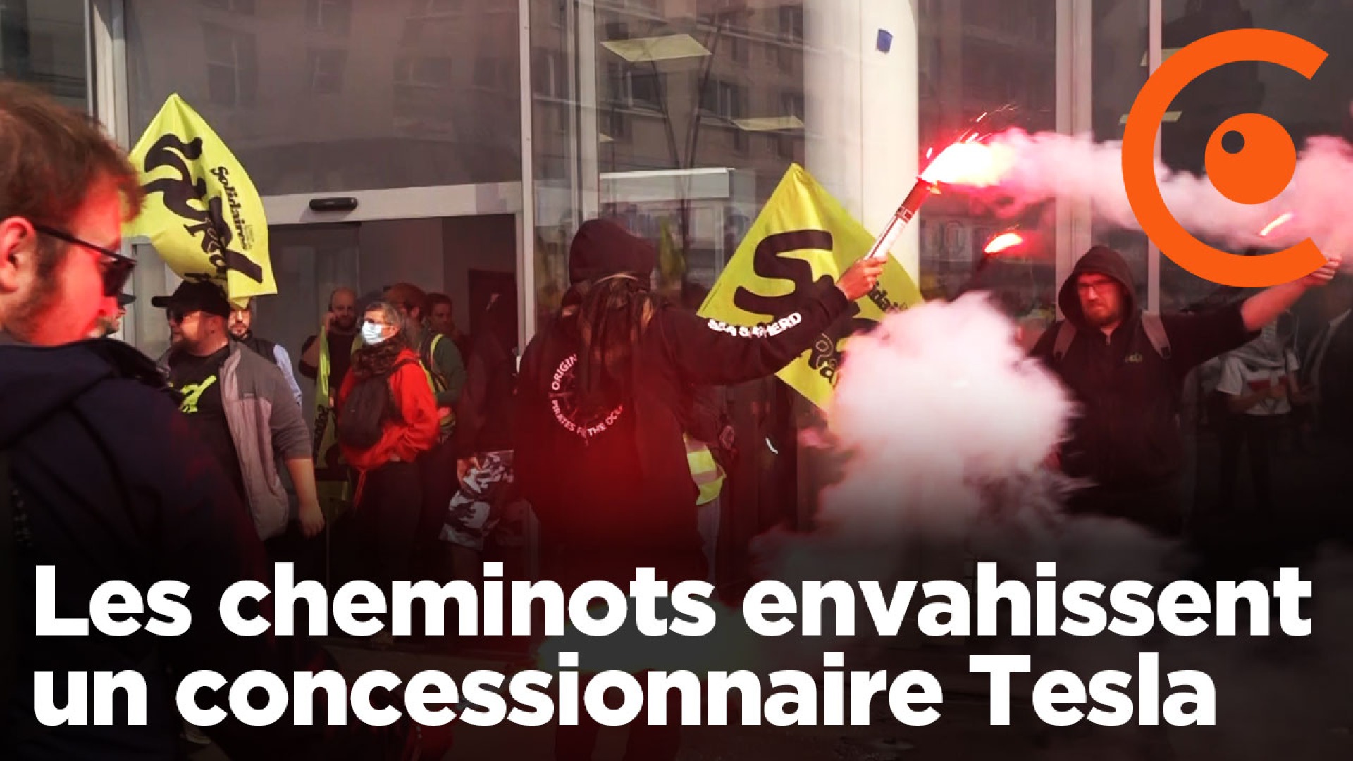 Envahissement TESLA par les cheminots en grève 