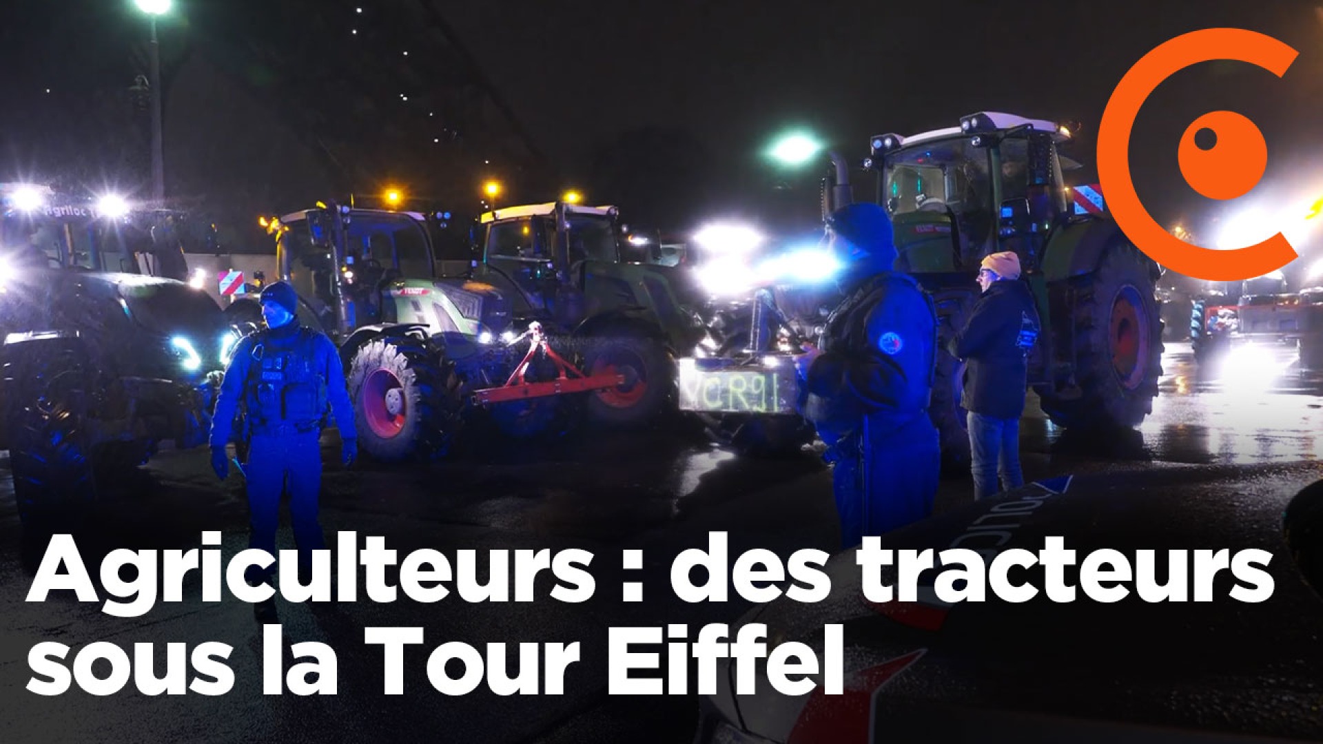 Agriculteurs : des tracteurs de la Coordination Rurale sous la Tour Eiffel 
