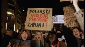 César 2020 : manifestation contre Polanski devant le Fouquet's 