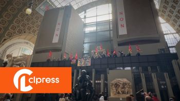 Action de la CGT au Musée d'Orsay contre la réforme des retraites