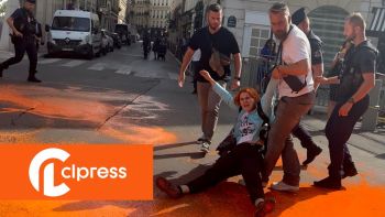 The latest renovation spilled orange paint in front of the Elysée Palace.