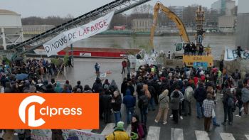 Action des "Soulèvements de la Terre" contre le béton