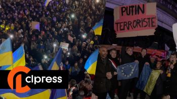 Guerre en Ukraine : rassemblement Place de la République