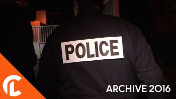 Police officers protesting in front of Saint-Louis Hospital.