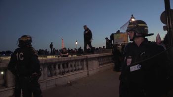 200 people gathered in front of the National Assembly after a demonstration against the Labor Law.