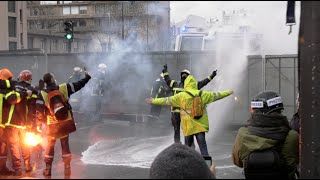Angry firefighters demonstration: clashes and incidents