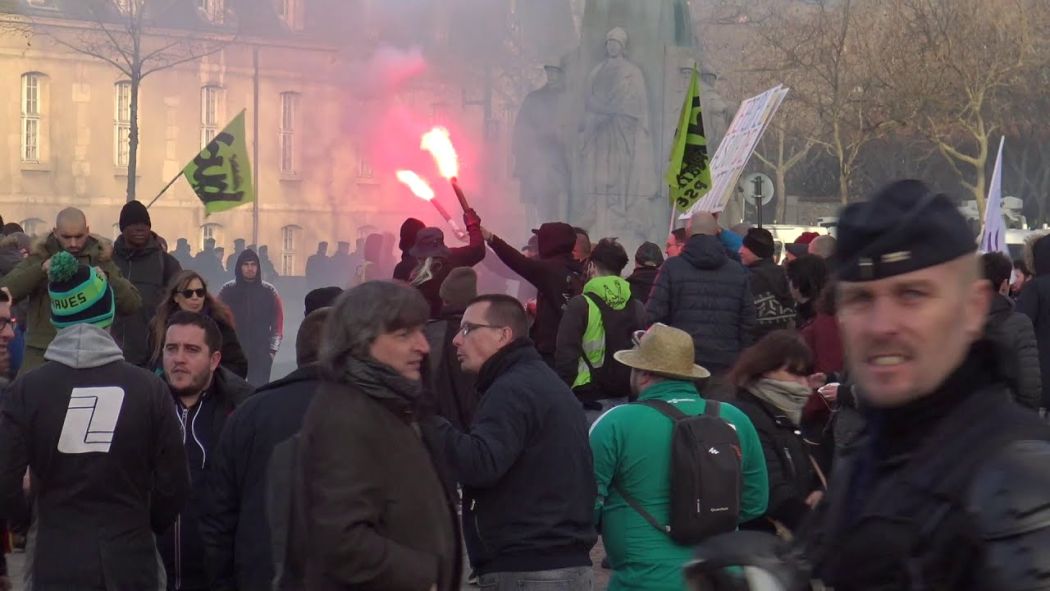 Retirement: demonstration against the reform