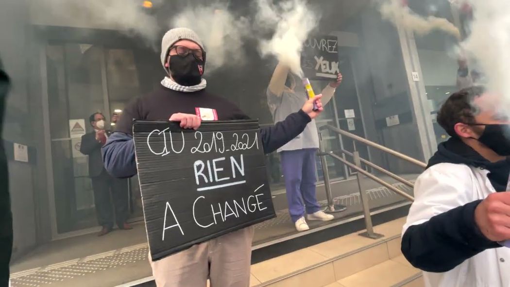 Confinement: Action of healthcare workers in front of the Ministry of Health