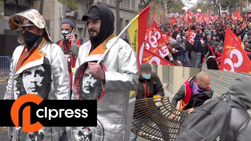 Metalworkers demonstrating against employers
