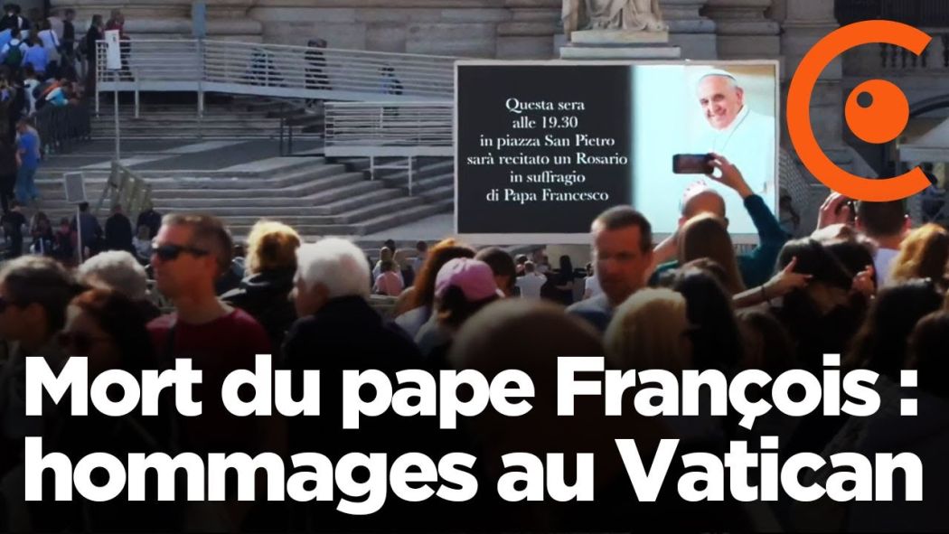 Pape François : afflux de fidèles et touristes place Saint-Pierre de Rome 