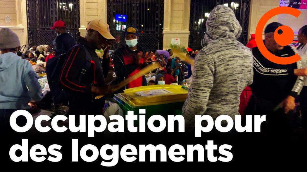 Des femmes et enfants demandent des logements avec Utopia75