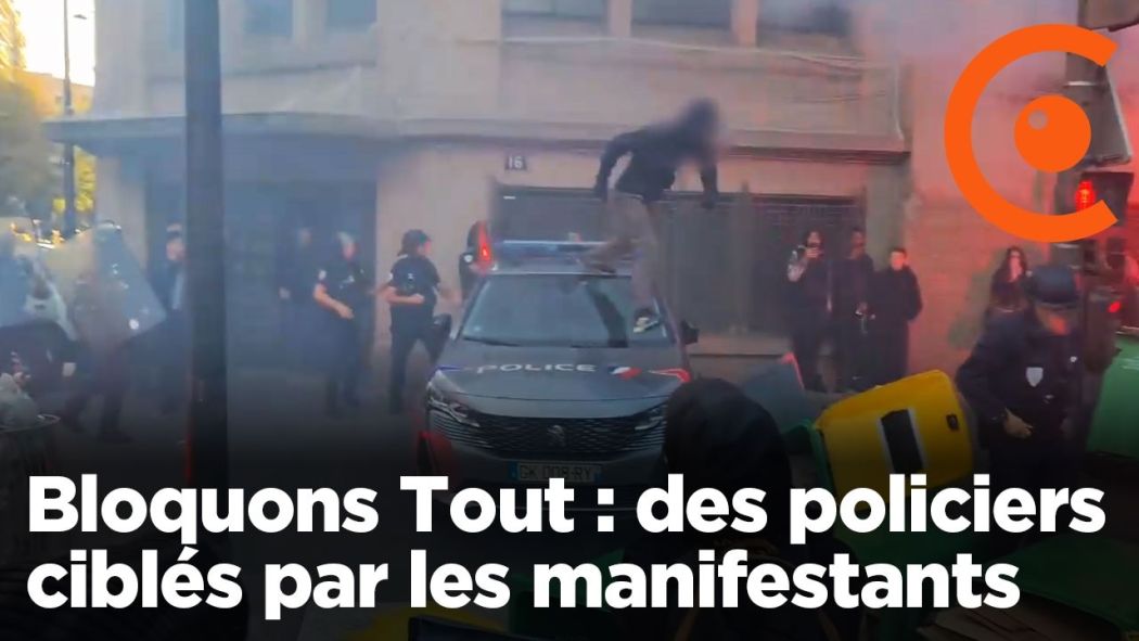 Tentative de saccage d'une voiture de police par les manifestants de "Bloquons Tout" à Paris