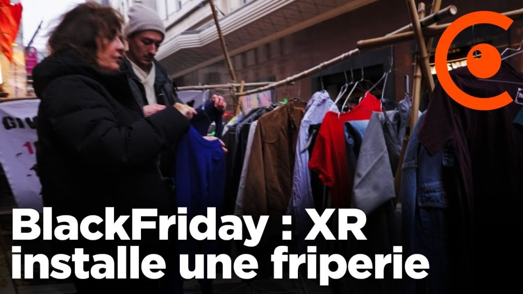Black Friday : Extinction Rebellion installe une friperie devant les grands magasins