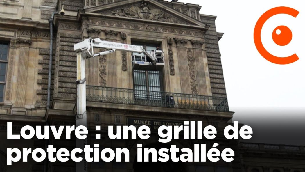 Burglary at the Louvre: a security grille installed on the window of the Apollo gallery