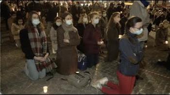COVID : Prières de rue pour le retour des messes 
