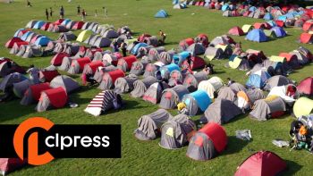 1000 réfugiés occupent un parc depuis 3 jours