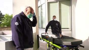 Coronavirus : Immersion avec les ambulanciers en première ligne contre le COVID-19