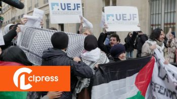 Face à face entre étudiants pro-Palestine et l'UEJF devant Sciences Po