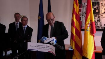 Attentat à Barcelone : conférence de presse de Le Drian 
