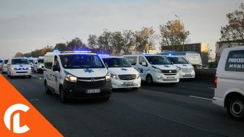 Les ambulanciers bloquent le périphérique parisien