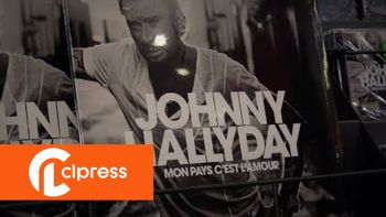 Les fans de Johnny Hallyday achètent « Mon pays c’est l’amour » 