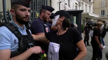 Suicides de policiers : rassemblement place Beauvau 